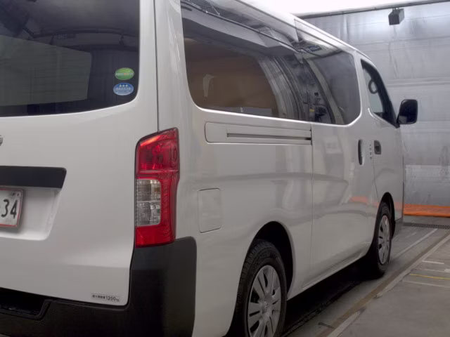 NISSAN NV350 CARAVAN