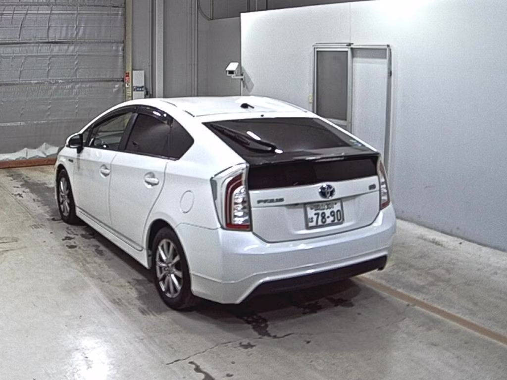 TOYOTA PRIUS