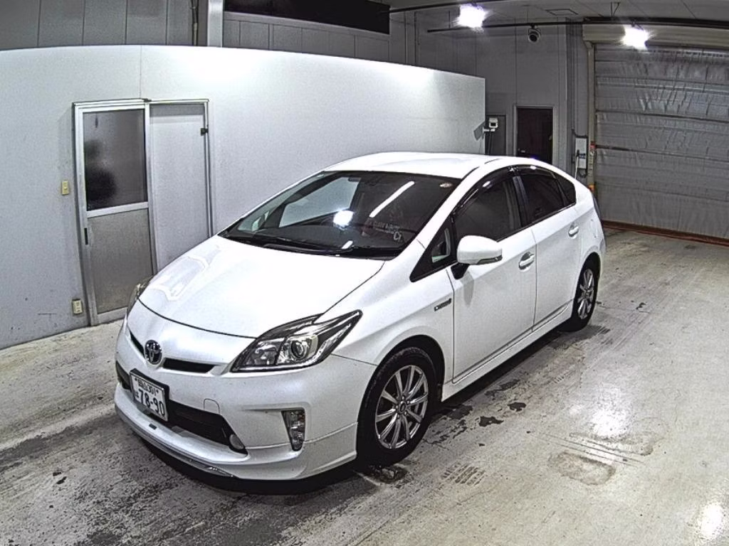 TOYOTA PRIUS