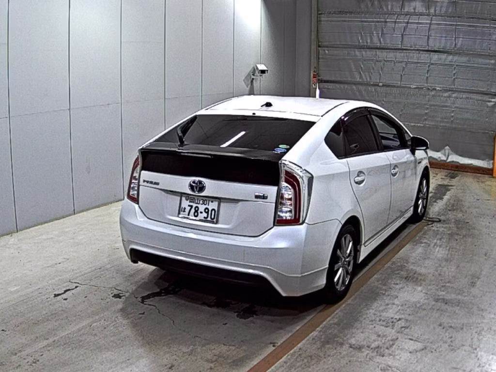 TOYOTA PRIUS