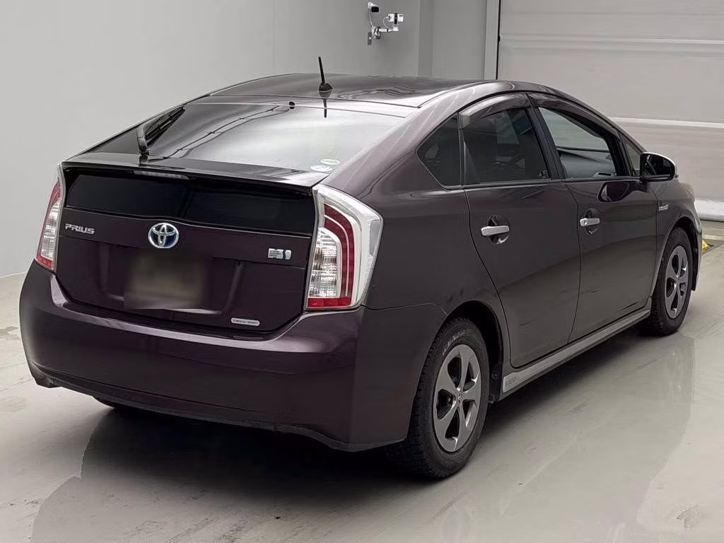 TOYOTA PRIUS