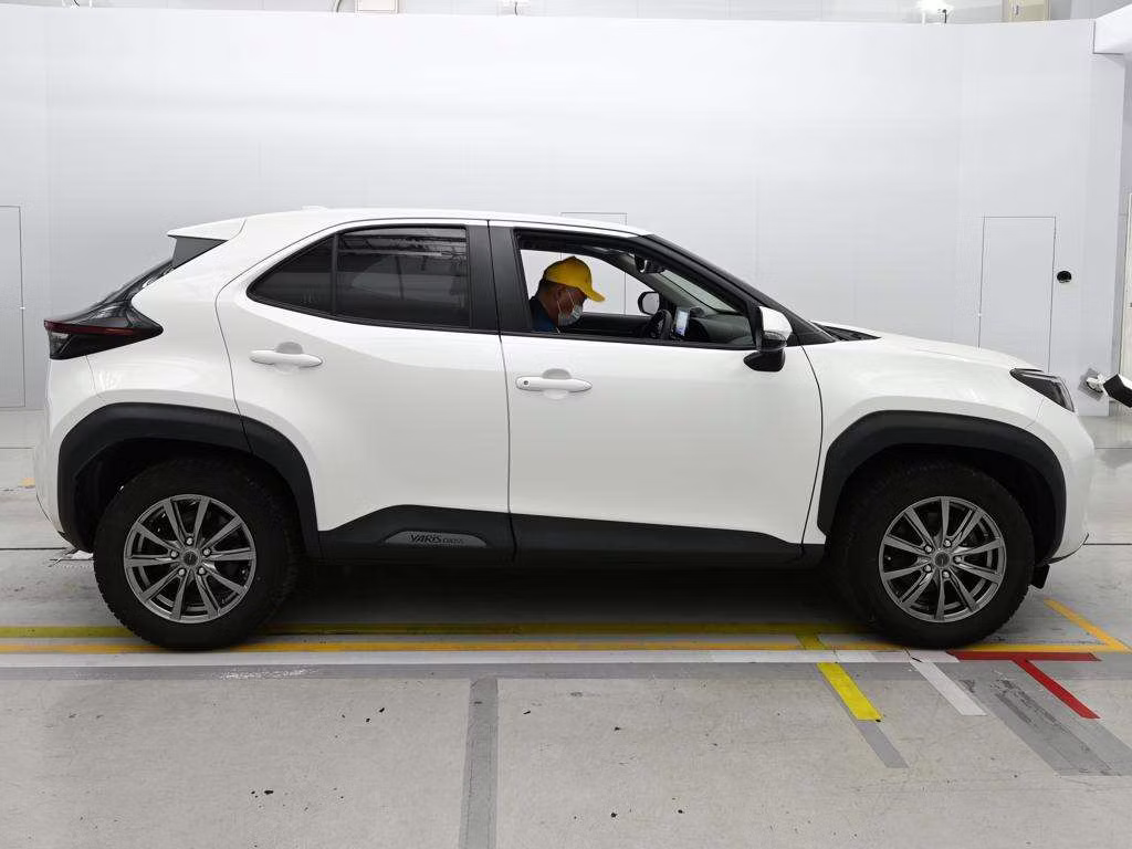 TOYOTA YARIS CROSS