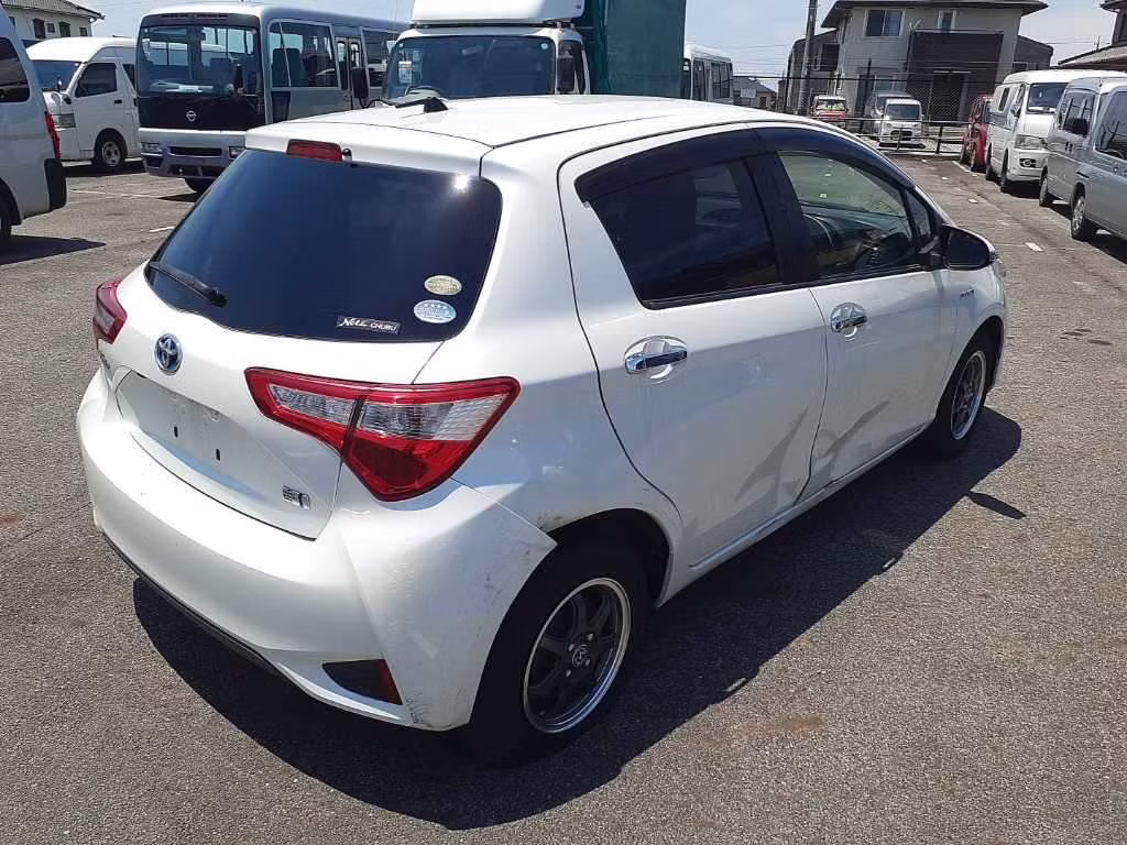 TOYOTA VITZ