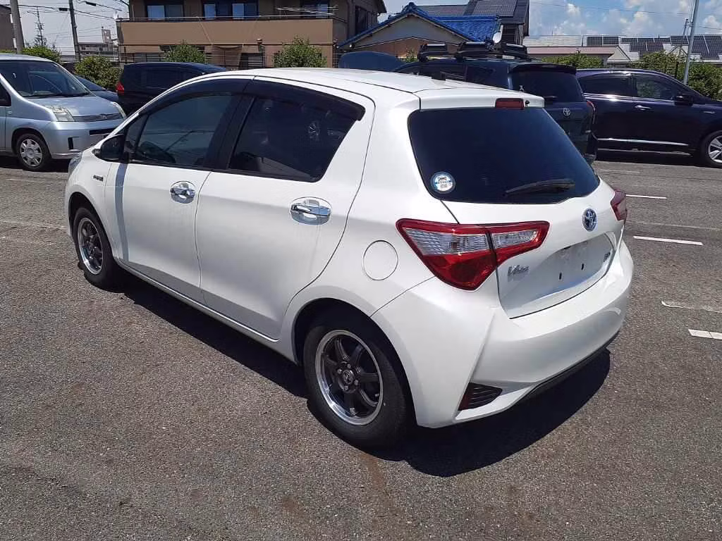 TOYOTA VITZ