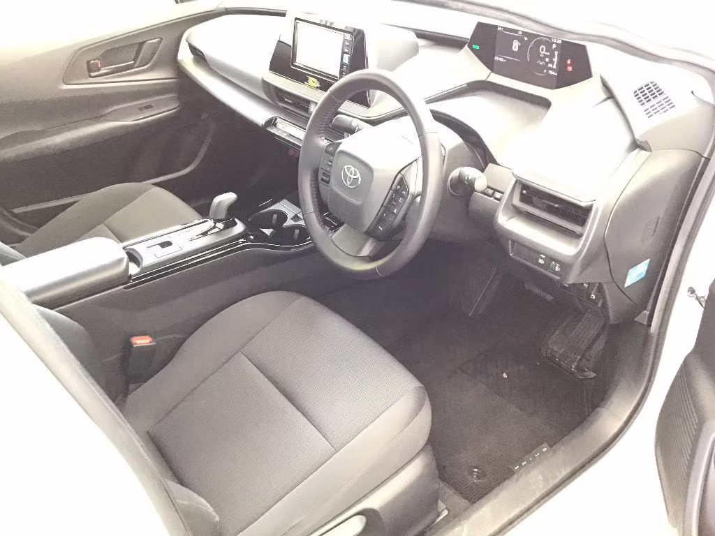 TOYOTA PRIUS