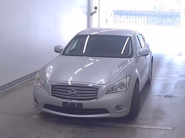 NISSAN FUGA