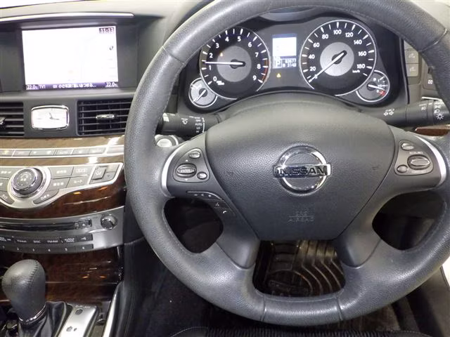 NISSAN FUGA