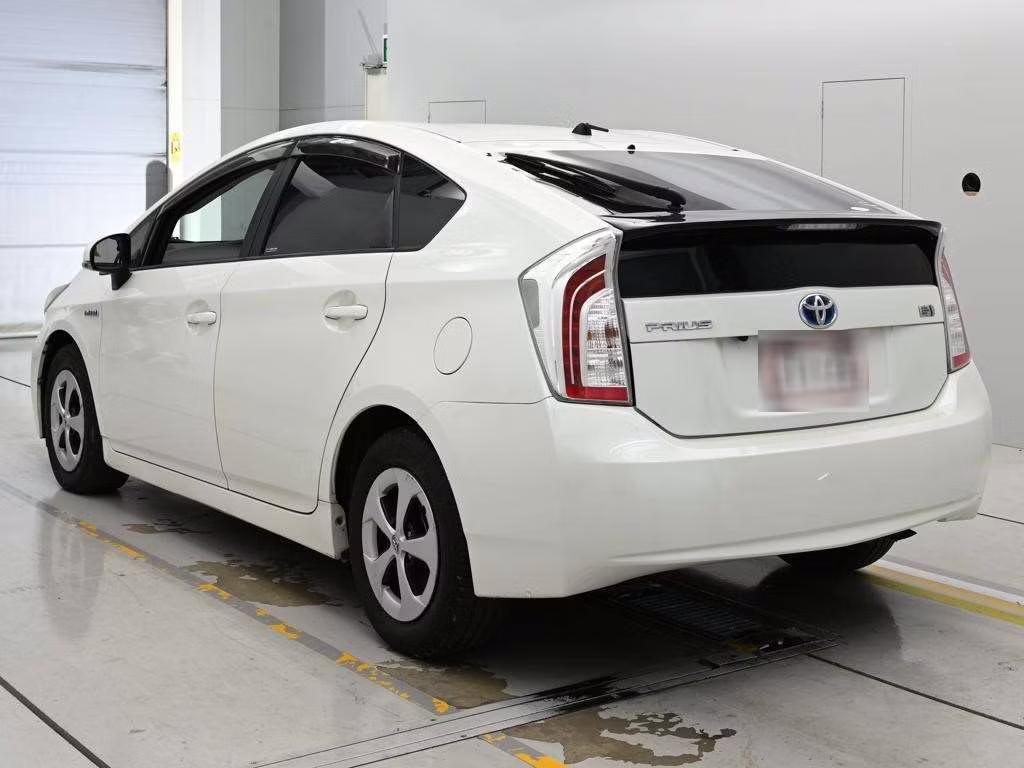TOYOTA PRIUS