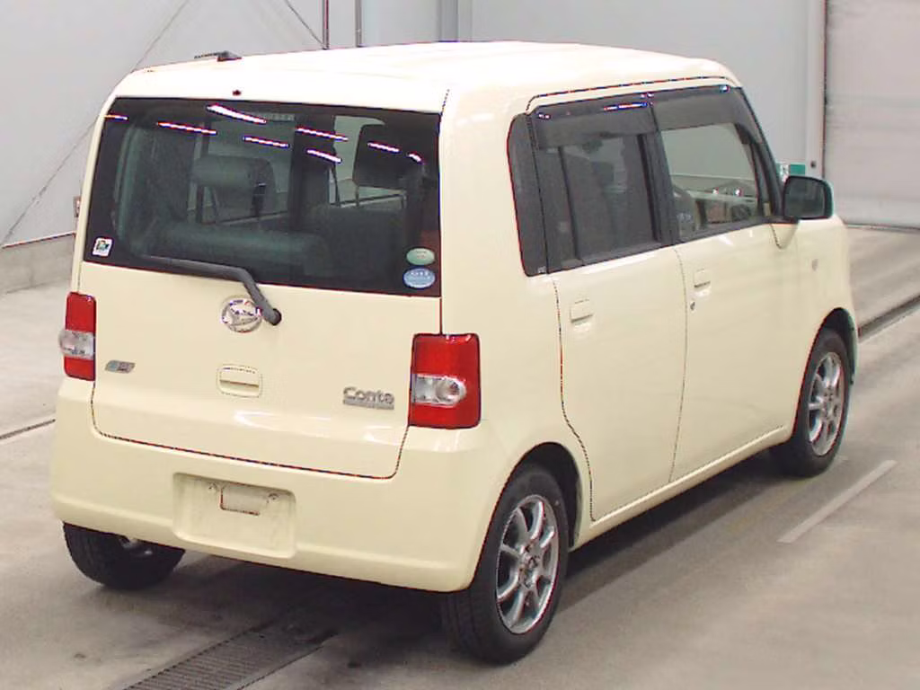 DAIHATSU MOVE CONTE