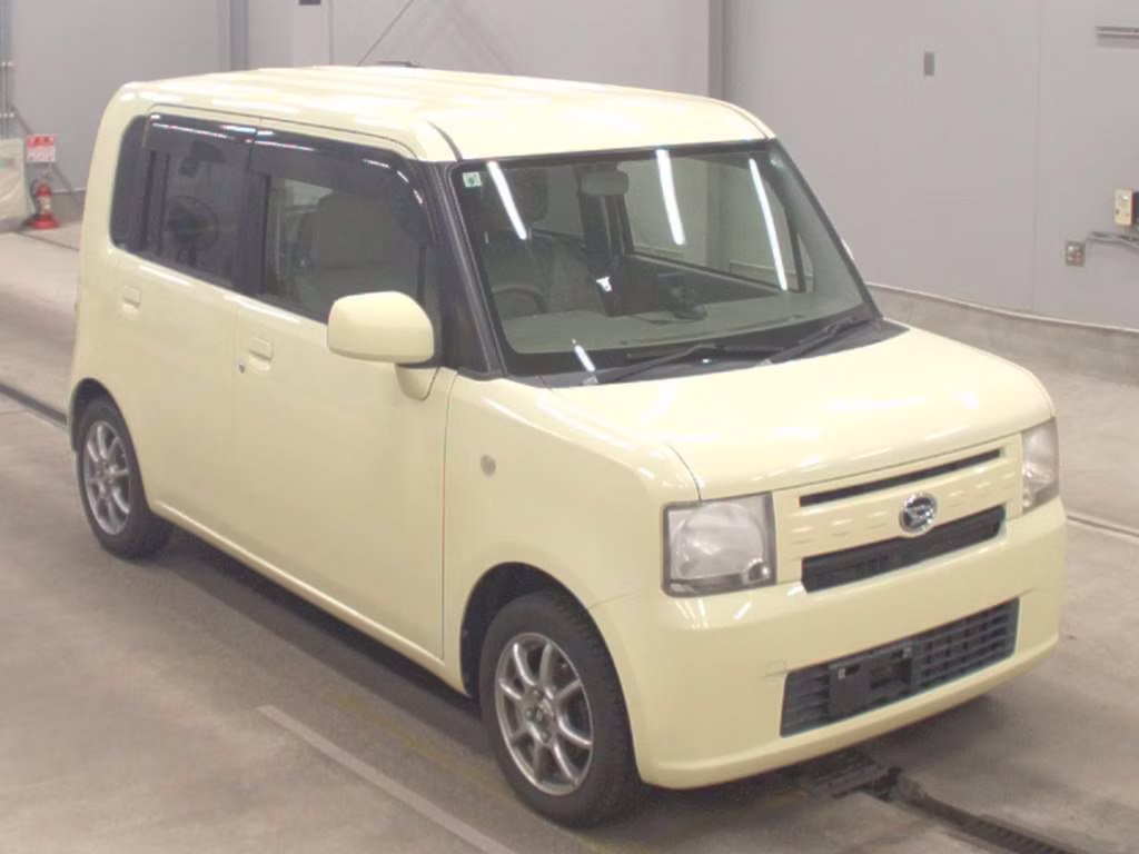 DAIHATSU MOVE CONTE