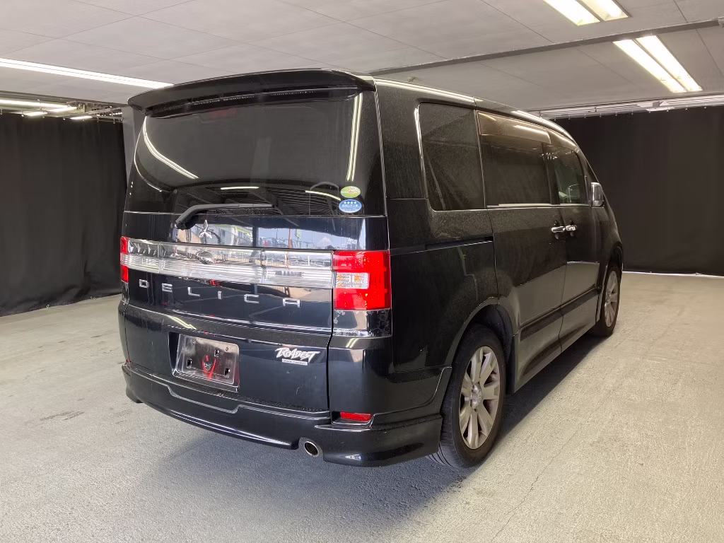 MITSUBISHI DELICA D:5