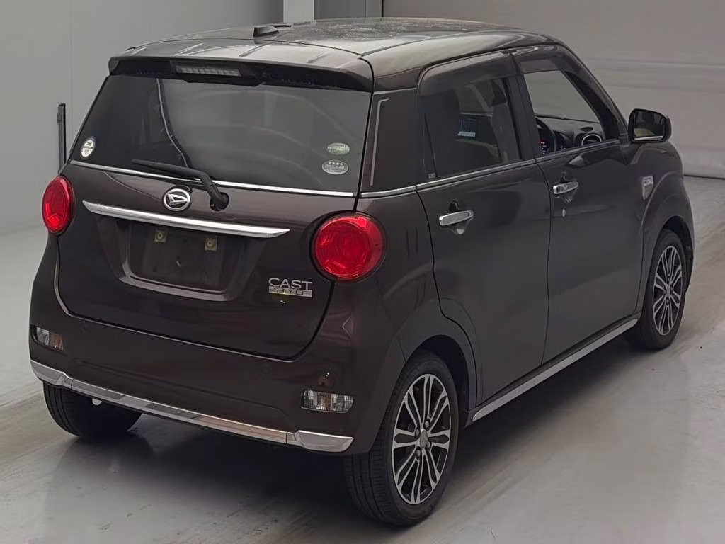 DAIHATSU CAST
