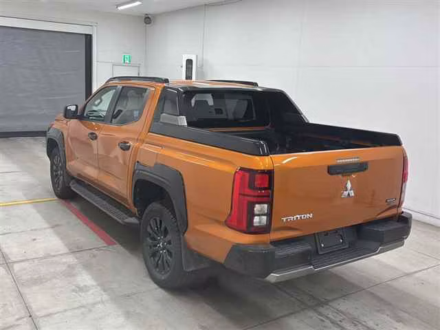 MITSUBISHI TRITON