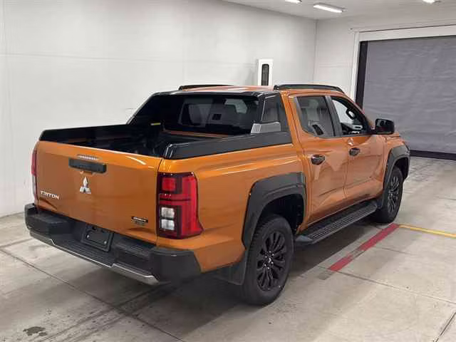 MITSUBISHI TRITON