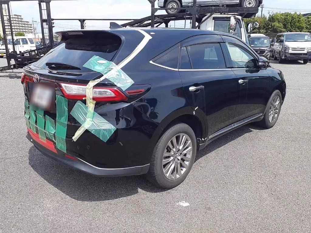 TOYOTA HARRIER