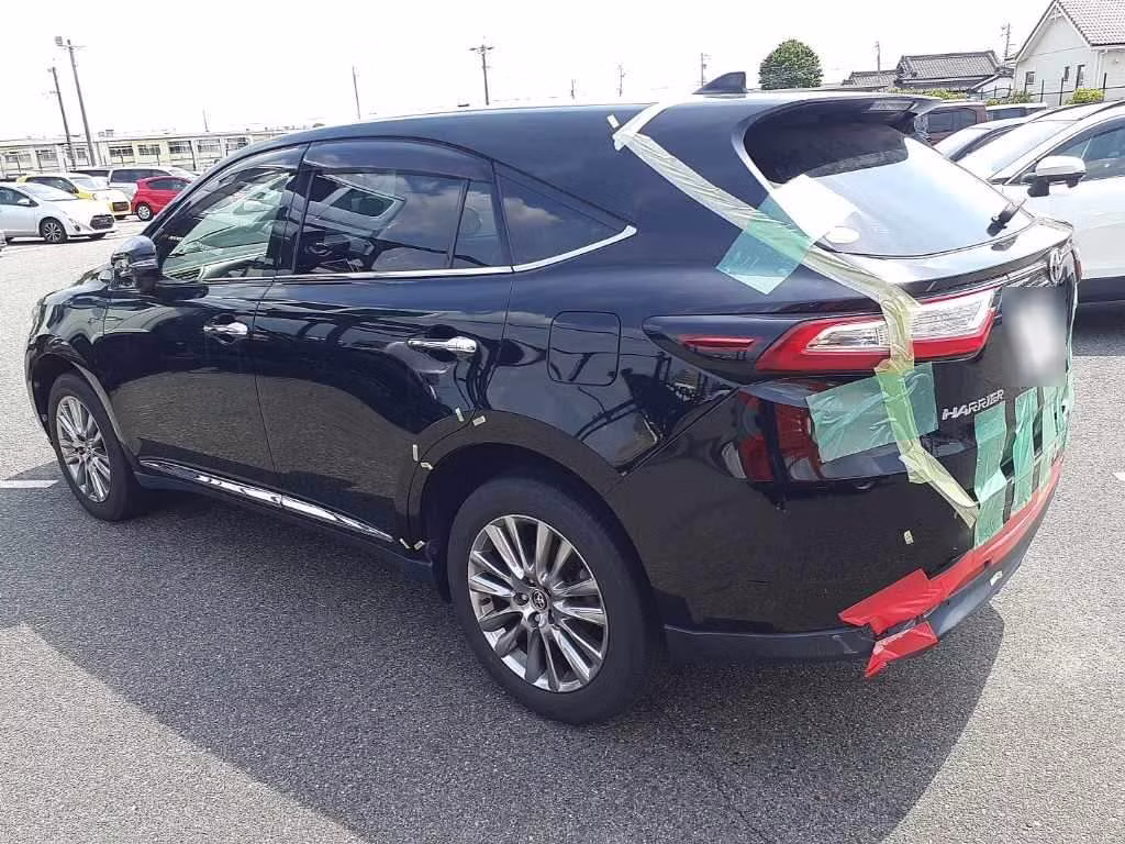 TOYOTA HARRIER