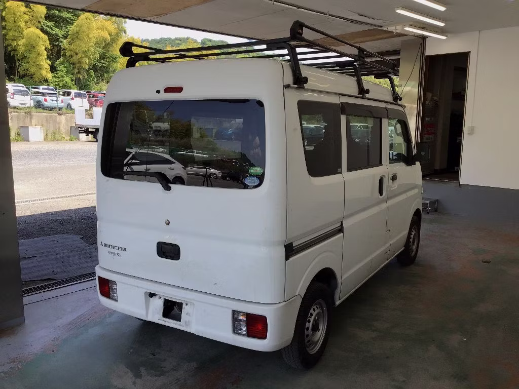 MITSUBISHI MINICAB