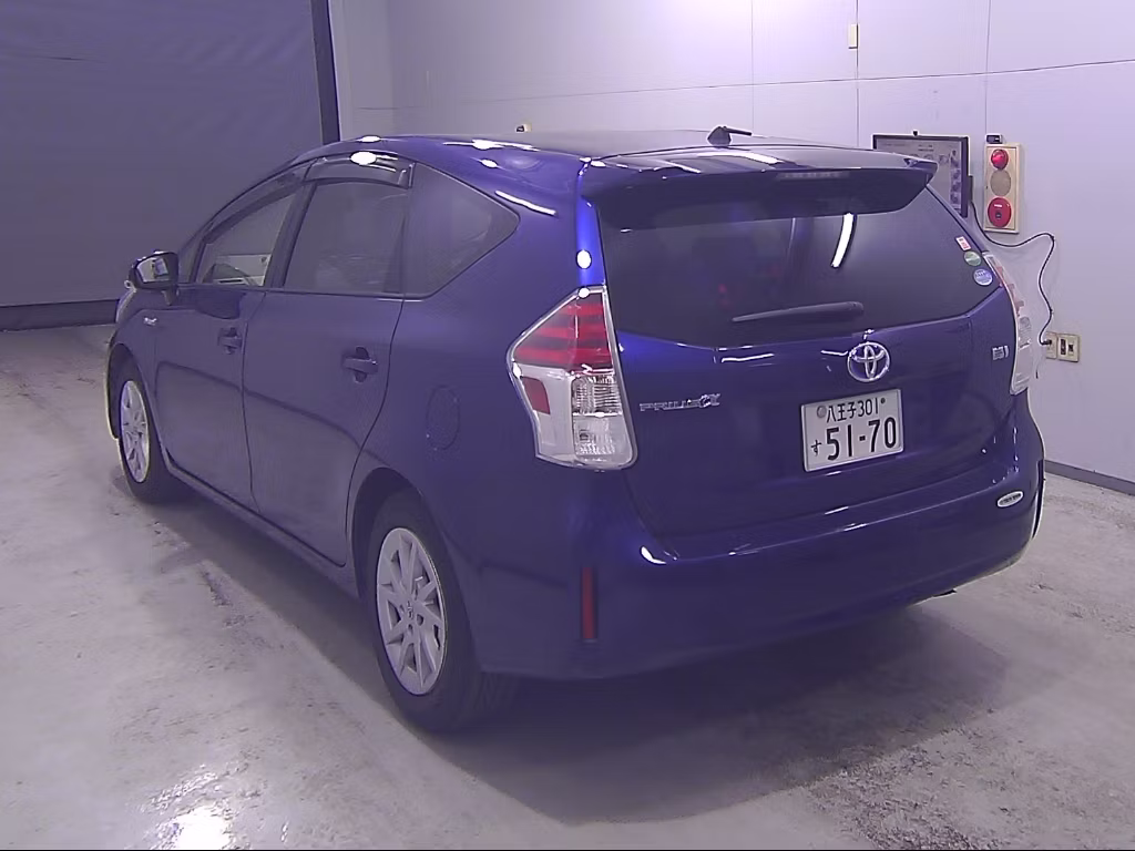 TOYOTA PRIUS ALPHA