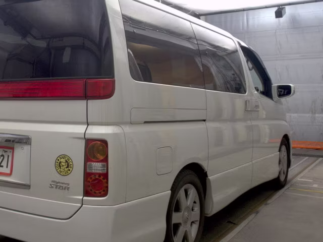 NISSAN ELGRAND