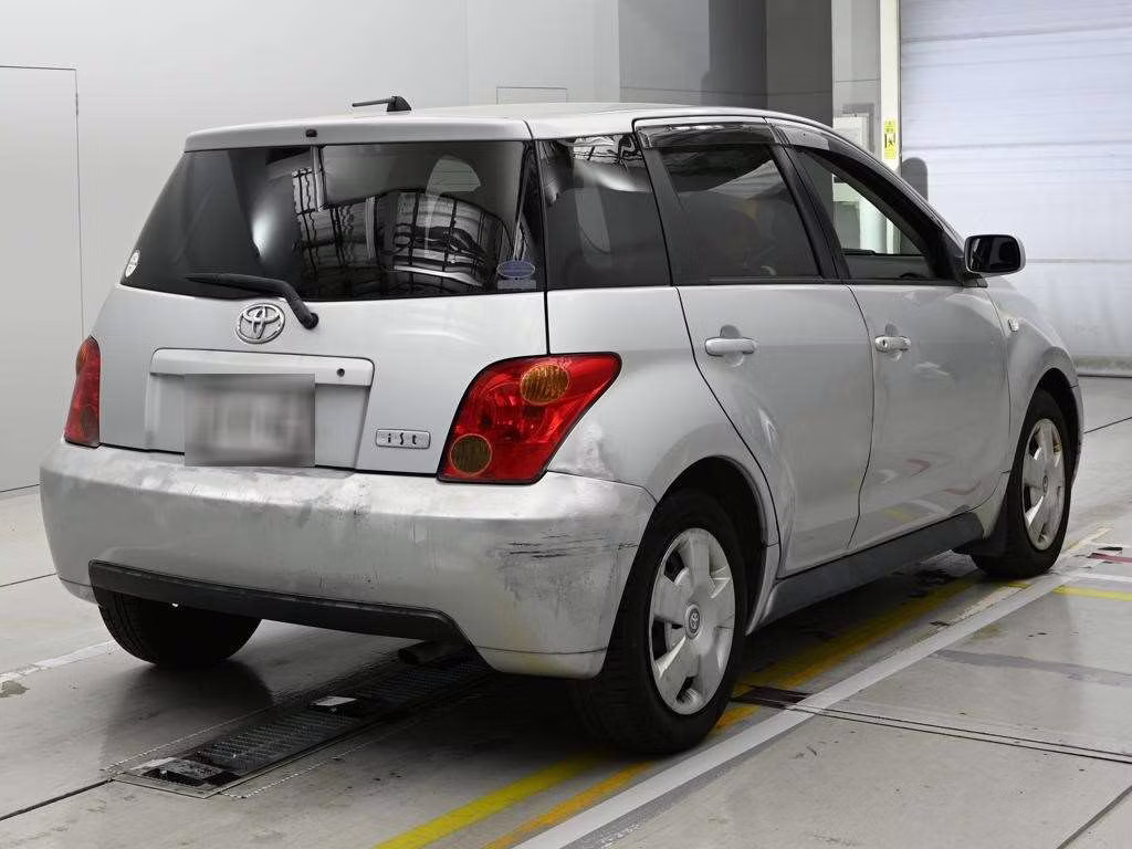 TOYOTA IST