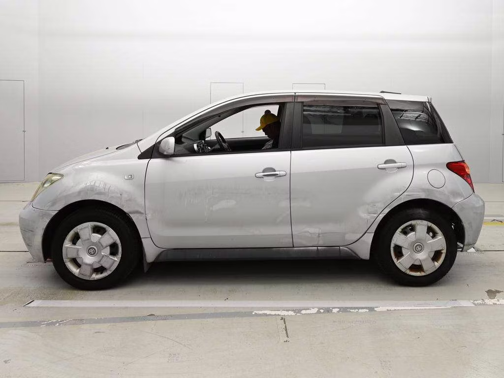 TOYOTA IST
