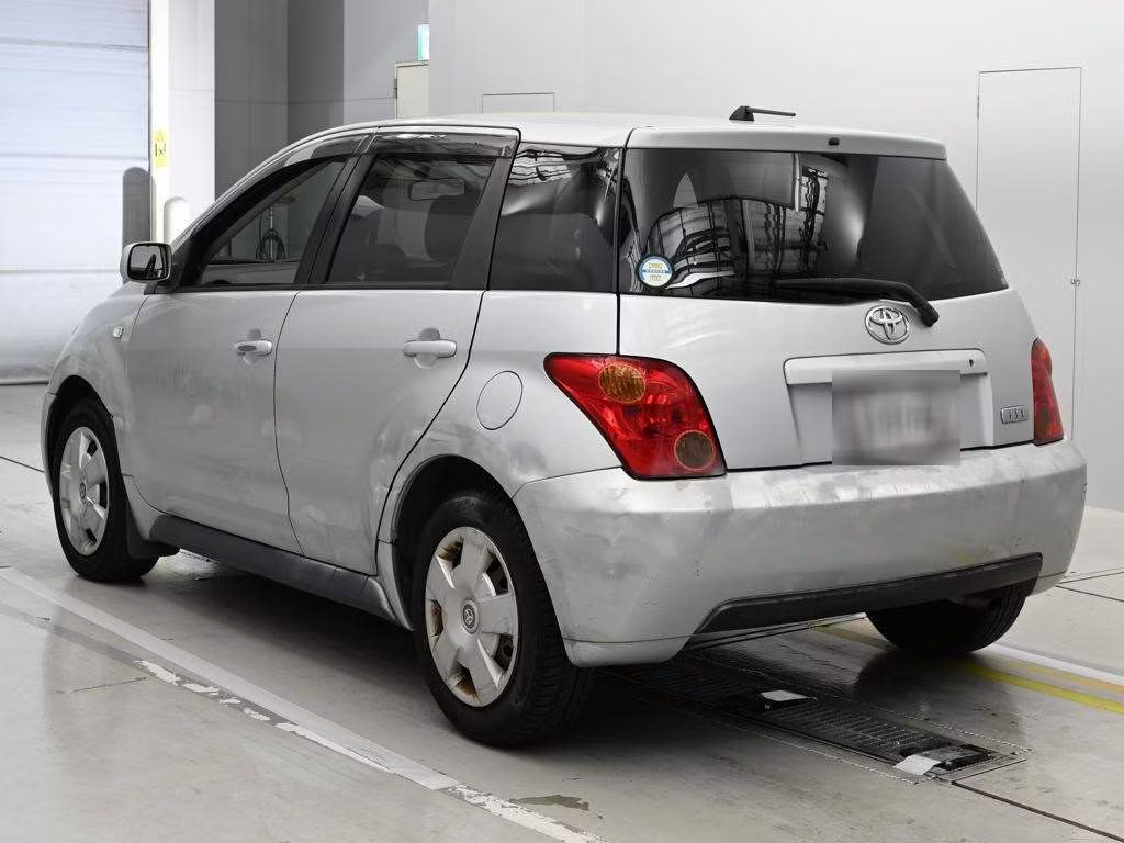 TOYOTA IST