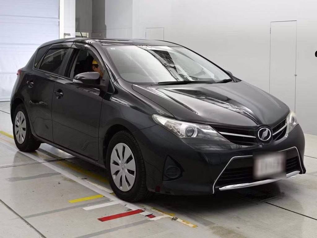 TOYOTA AURIS