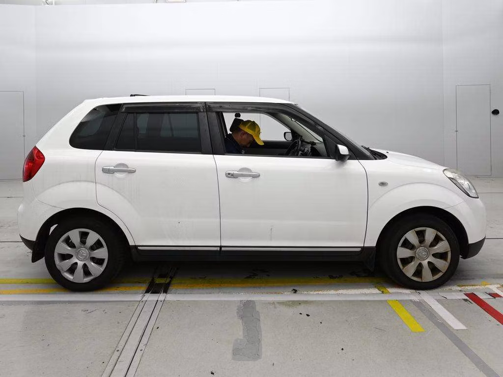 MAZDA VERISA