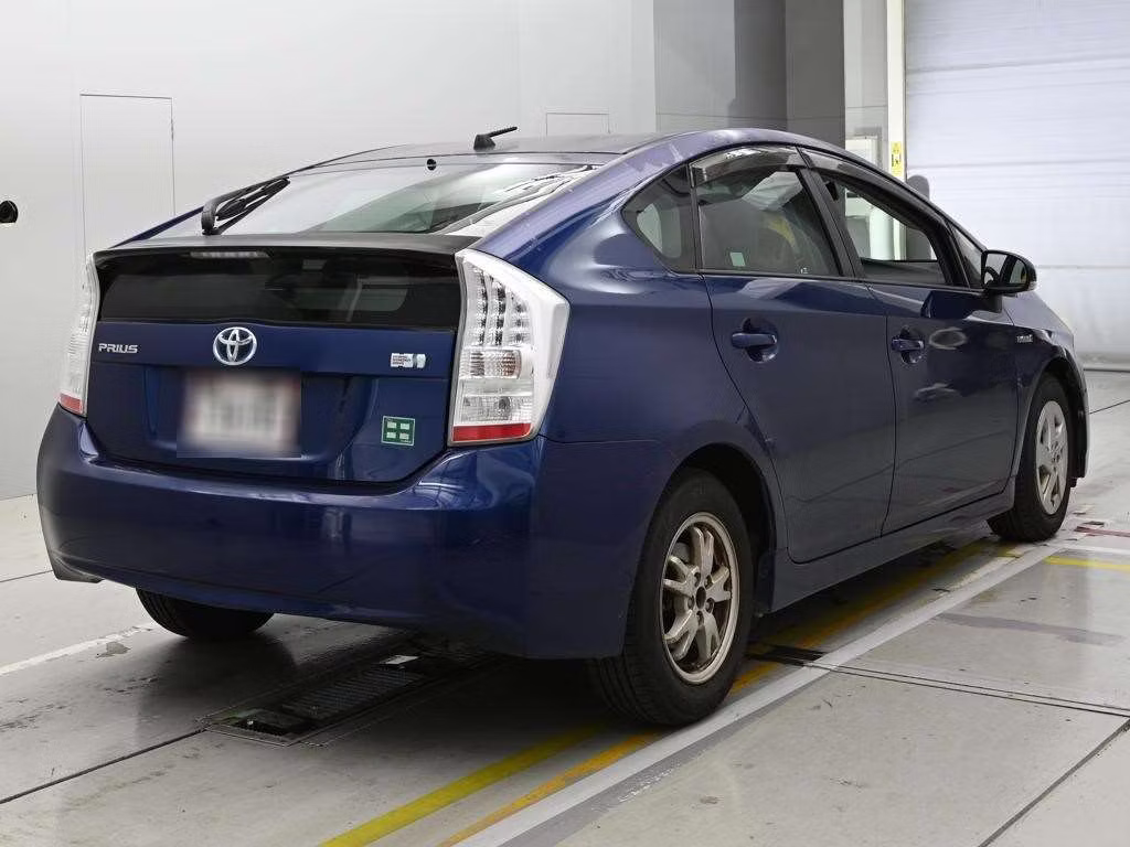 TOYOTA PRIUS