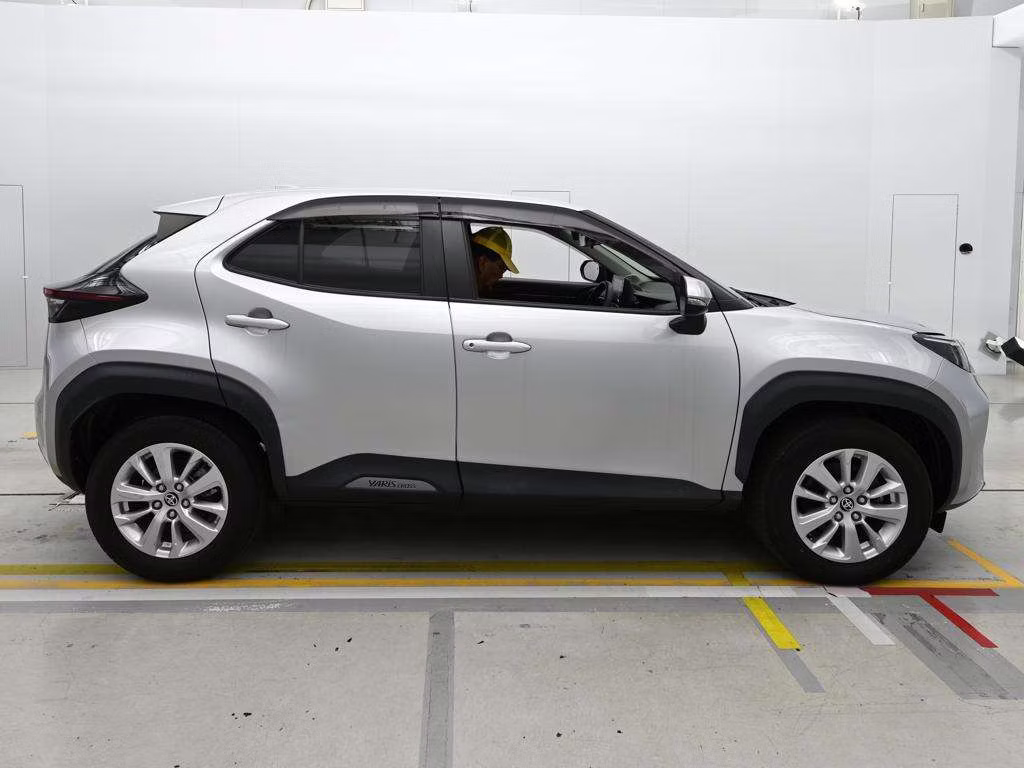 TOYOTA YARIS CROSS