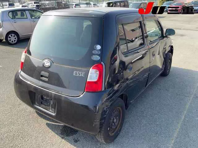DAIHATSU ESSE