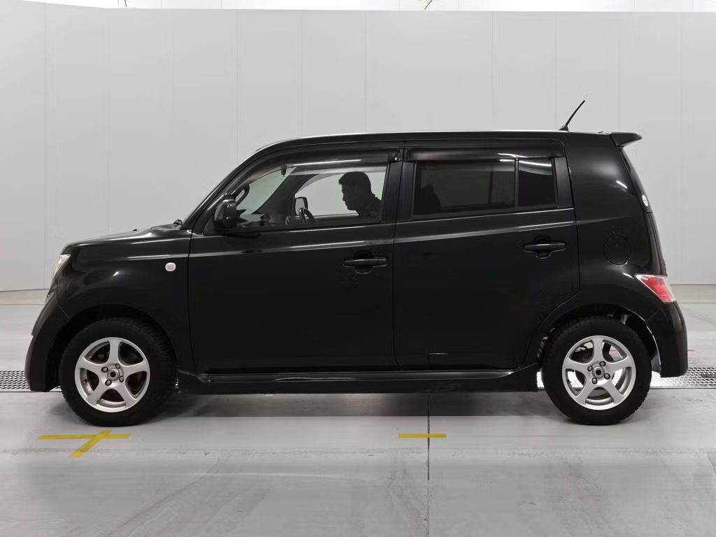 TOYOTA BB