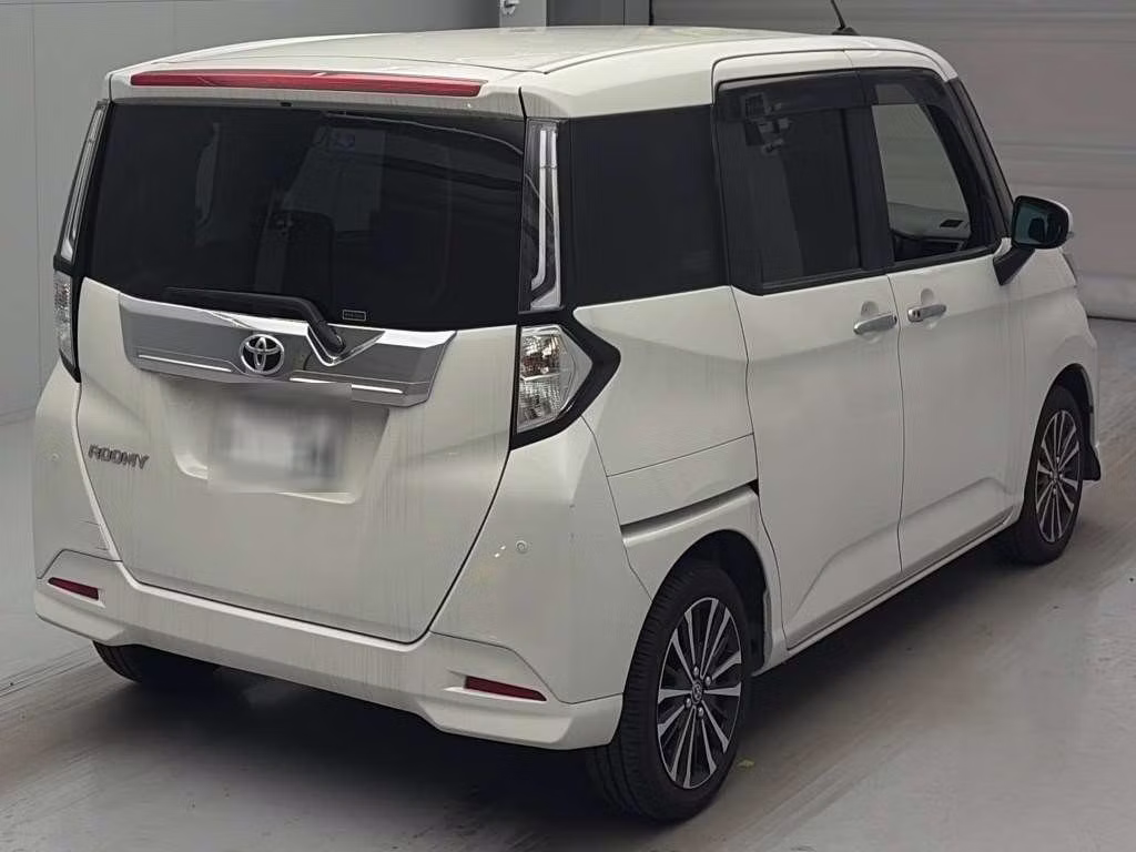 TOYOTA ROOMY