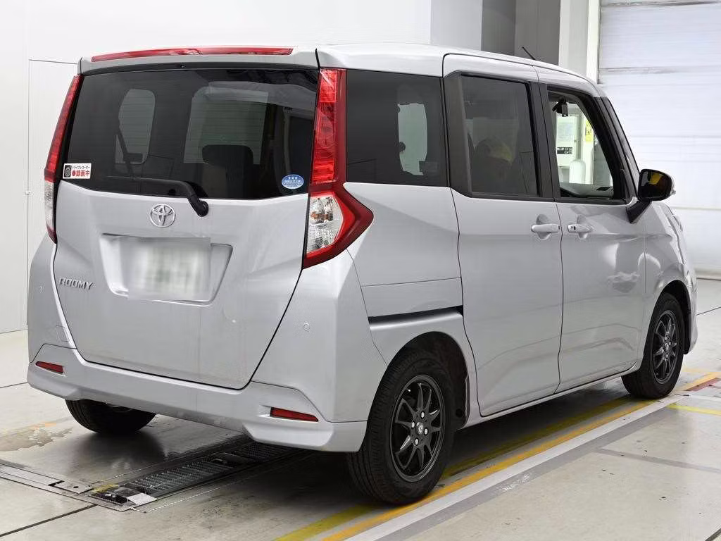 TOYOTA ROOMY