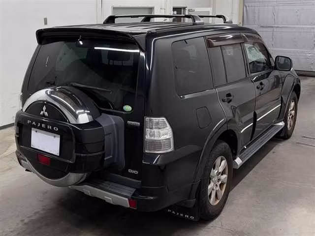 MITSUBISHI PAJERO