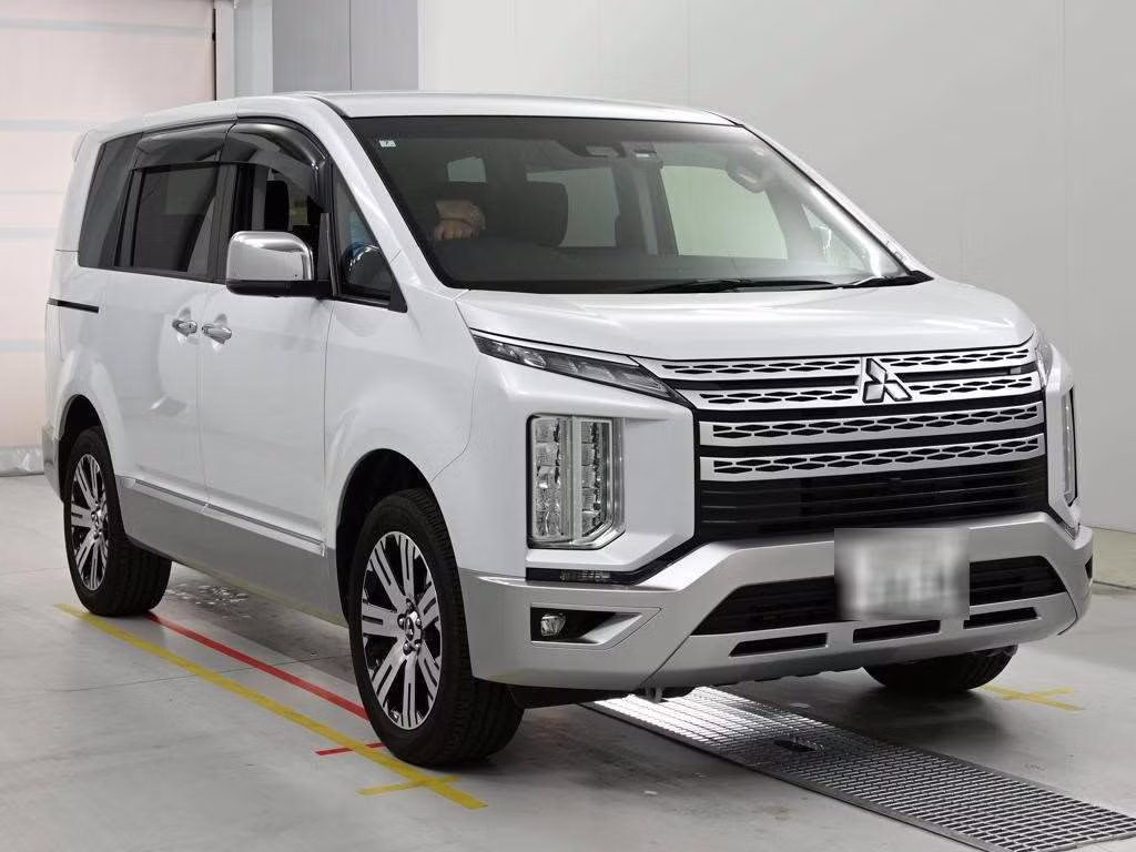 MITSUBISHI DELICA D:5