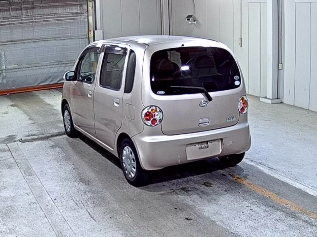 DAIHATSU MOVE LATTE
