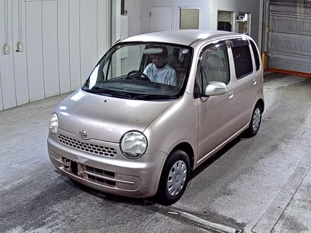 DAIHATSU MOVE LATTE