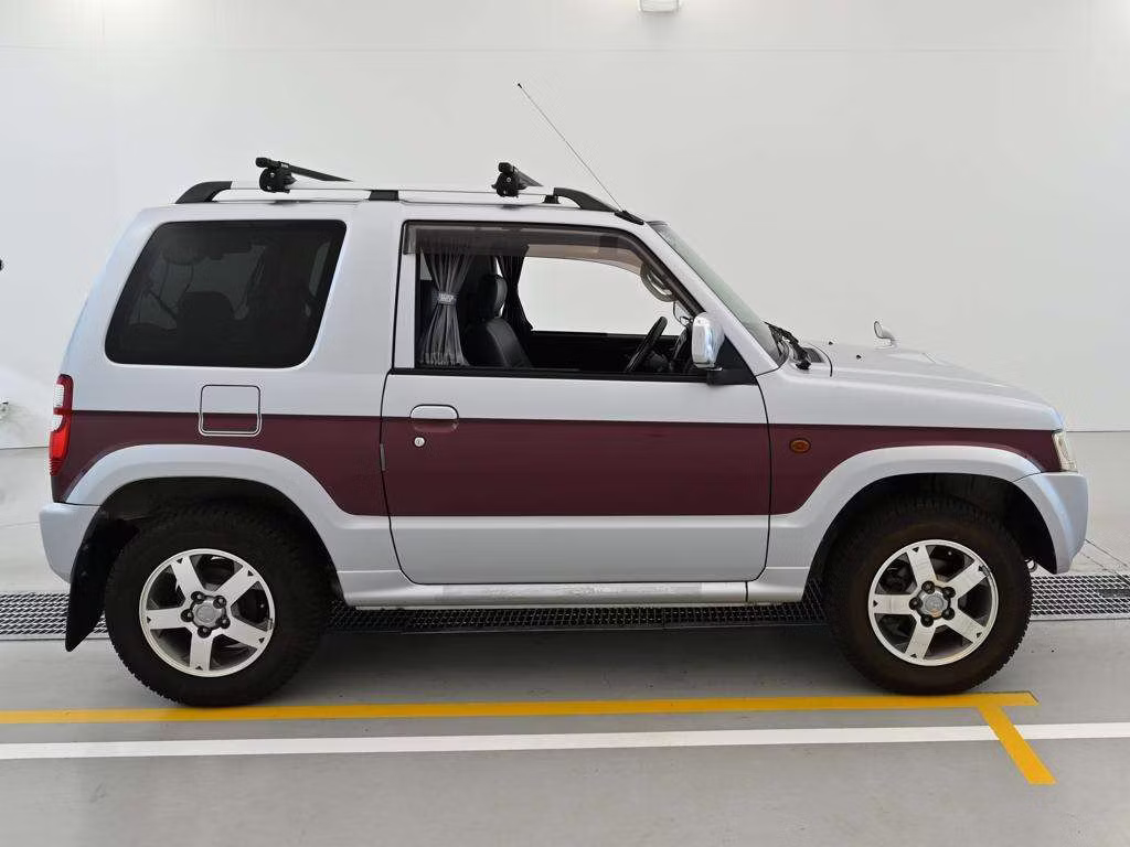 MITSUBISHI PAJERO MINI