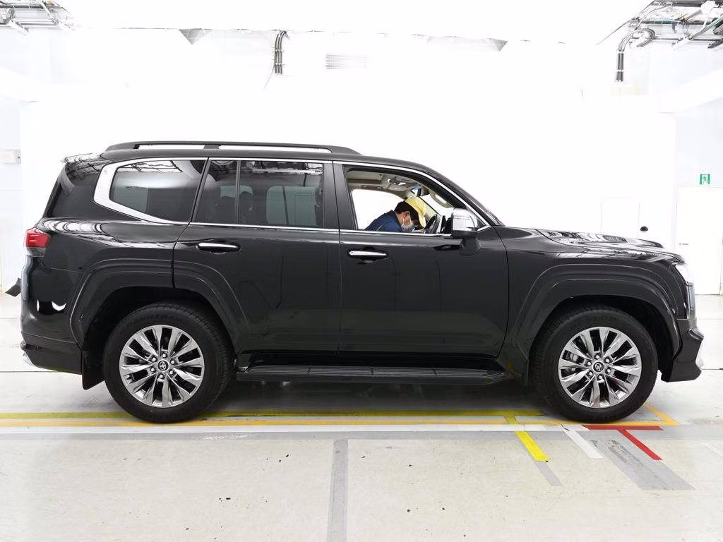 TOYOTA LAND CRUISER