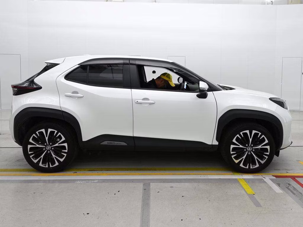 TOYOTA YARIS CROSS