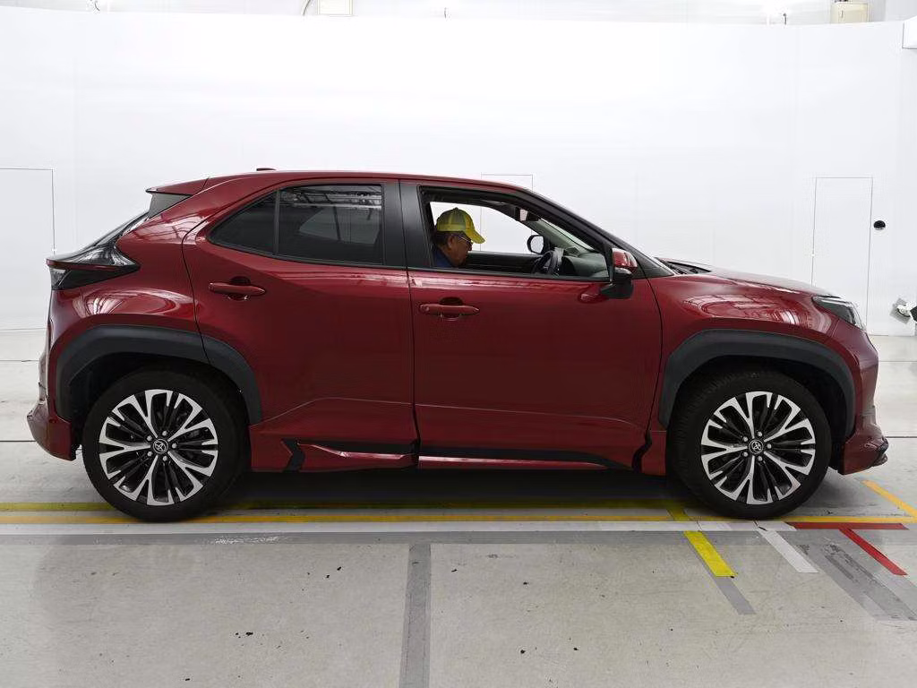 TOYOTA YARIS CROSS