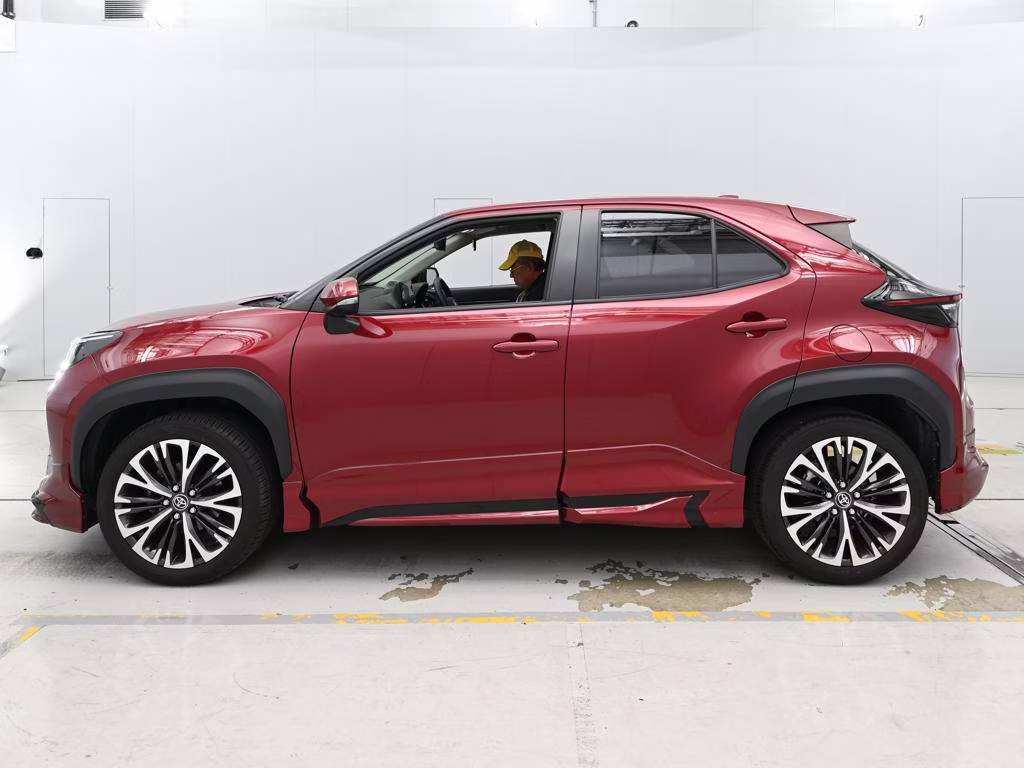 TOYOTA YARIS CROSS