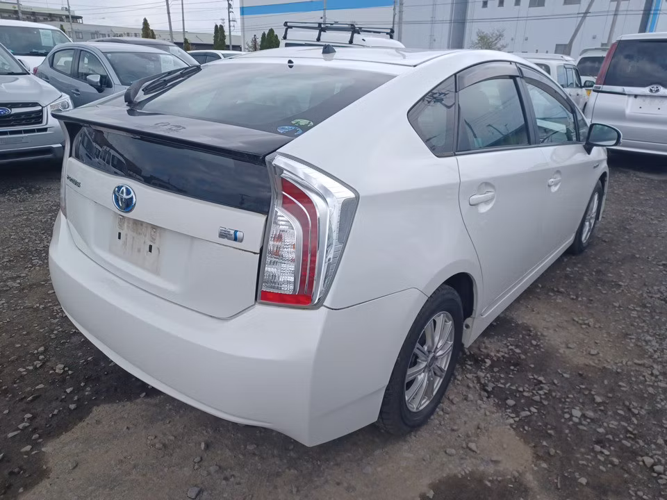TOYOTA PRIUS