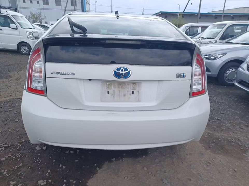 TOYOTA PRIUS