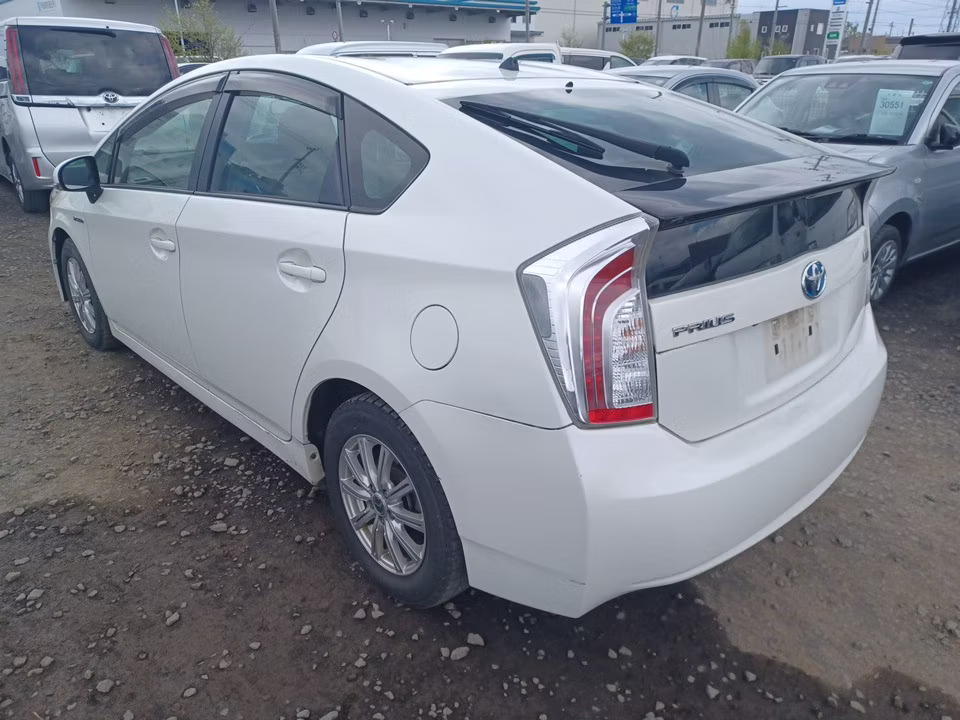 TOYOTA PRIUS