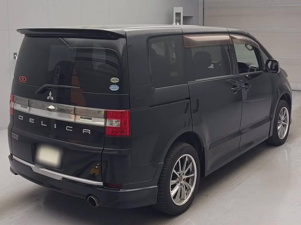 MITSUBISHI DELICA D:5