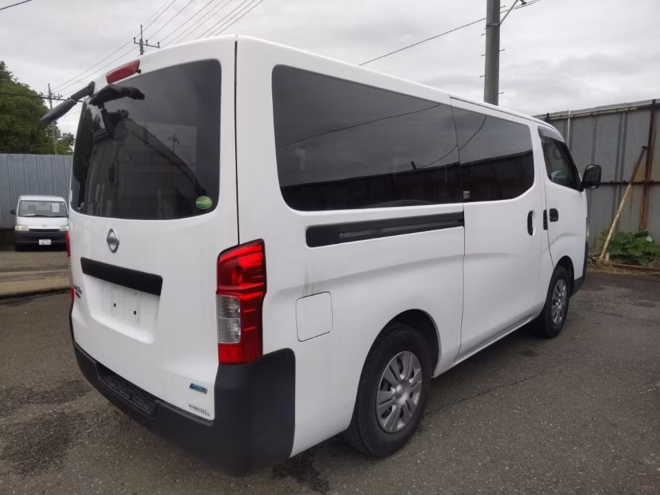 NISSAN NV350 CARAVAN