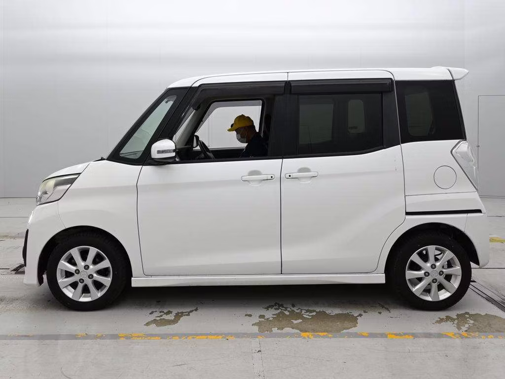 MITSUBISHI EK SPACE