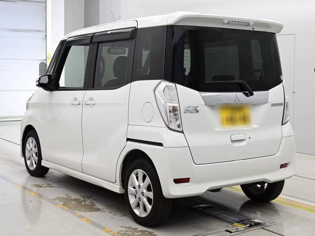 MITSUBISHI EK SPACE